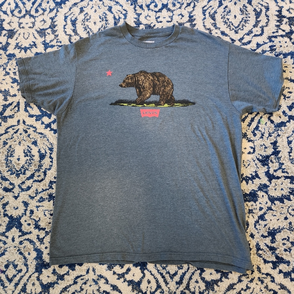 LEVI'S MEN'S LARGE T-SHIRT EUC!!